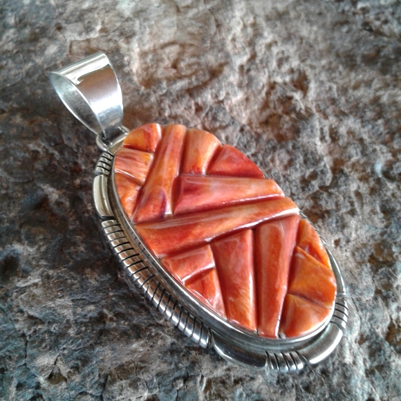 STERLING SILVER, Spiny Oyster inlay PENDANT,  SIGNED - Picture 13 of 14